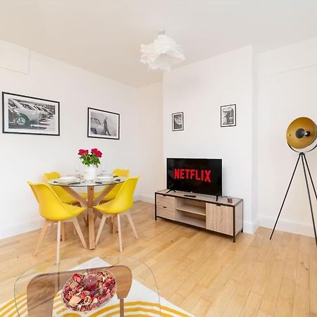 Two Bedroom Apartment By Buonomo Stays Short Lets & Serviced Accommodation In Balham With Balcony Londres Exterior foto