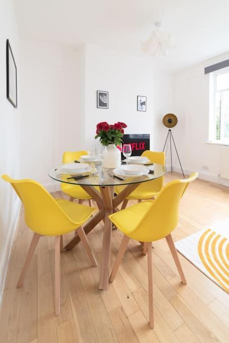 Two Bedroom Apartment By Buonomo Stays Short Lets & Serviced Accommodation In Balham With Balcony Londres Exterior foto