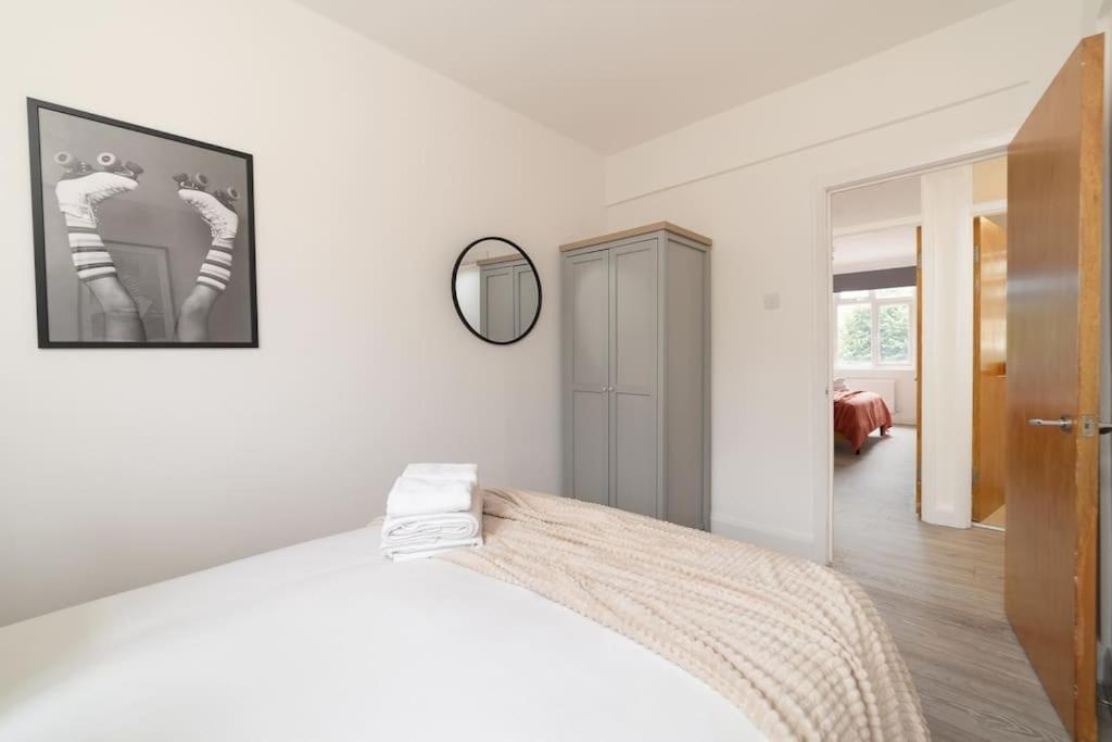 Two Bedroom Apartment By Buonomo Stays Short Lets & Serviced Accommodation In Balham With Balcony Londres Exterior foto