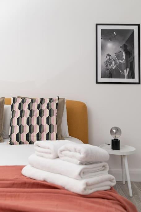 Two Bedroom Apartment By Buonomo Stays Short Lets & Serviced Accommodation In Balham With Balcony Londres Exterior foto
